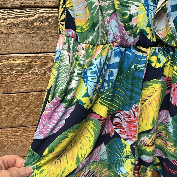 BCBGMAXAZRIA Tropical Print Ruffle Sleeve Romper - Size M - Picture 5 of 6